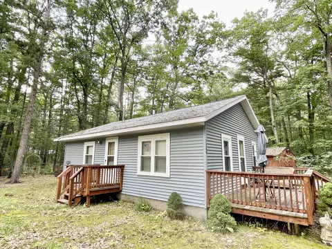 1360 Woodland Dr, Lewiston, MI 49756