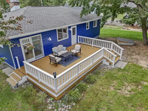 209 Aspenwood Dr, Prudenville, MI 48651