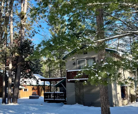 5674 N Red Oak Rd, Lewiston, MI 49756