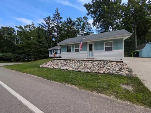 1978 W Higgins Lake Drive Roscommon Mi 48653 Dr, Roscommon, MI 48653