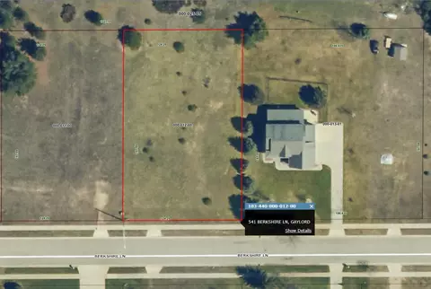 541 Berkshire Ln, Gaylord, MI 49735