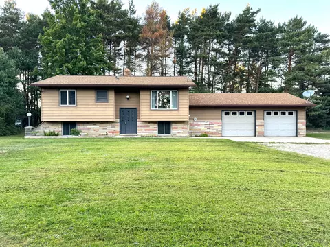 610 W Sunset Drive Roscommon Mi 48653 Dr, Roscommon, MI 48653