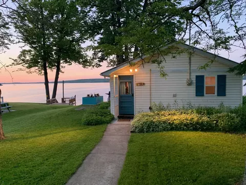 5214 Mt Maria Rd, Hubbard Lake, MI 49747