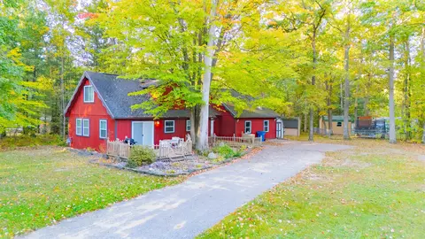 100 Chippendale Drive Houghton Lake Mi 48629 Dr, Houghton Lake, MI 48629