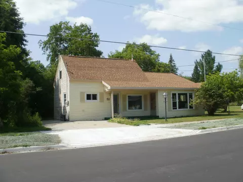 1105 Court Street Cheboygan Mi 49721, Cheboygan, MI 49721