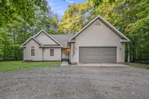 551 Michaywe Drive Gaylord Mi 49735 Dr, Gaylord, MI 49735
