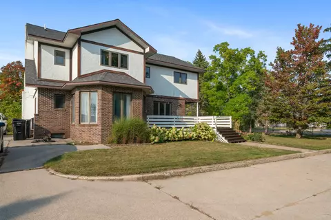 814 S Court Ave, Gaylord, MI 49735