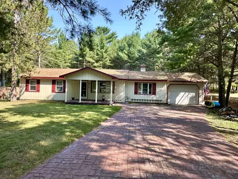 5760 Chalet Ct, Oscoda, MI 48750