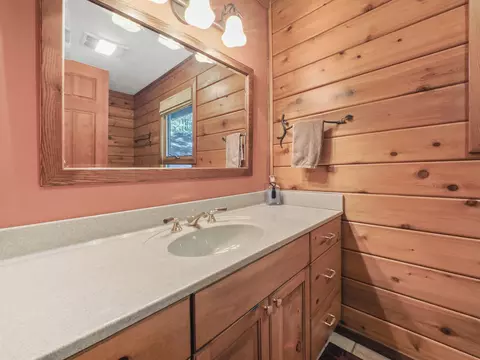 Bath - 6371 Link Blvd, Indian River, MI 49749 photo 4 of 8