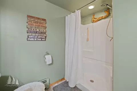 Bath - 1609 Fleming Rd, Lewiston, MI 49756 photo 12 of 12