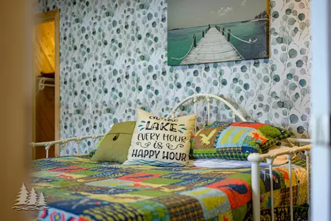 Bedroom - 1609 Fleming Rd, Lewiston, MI 49756 photo 11 of 14