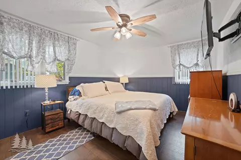 Bedroom - 1609 Fleming Rd, Lewiston, MI 49756 photo 7 of 14
