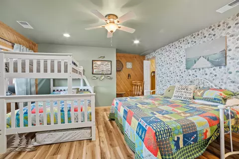 Bedroom - 1609 Fleming Rd, Lewiston, MI 49756 photo 10 of 14