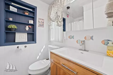 Bath - 1609 Fleming Rd, Lewiston, MI 49756 photo 6 of 12