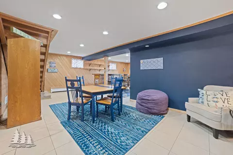 Dining - 1609 Fleming Rd, Lewiston, MI 49756 photo 4 of 6