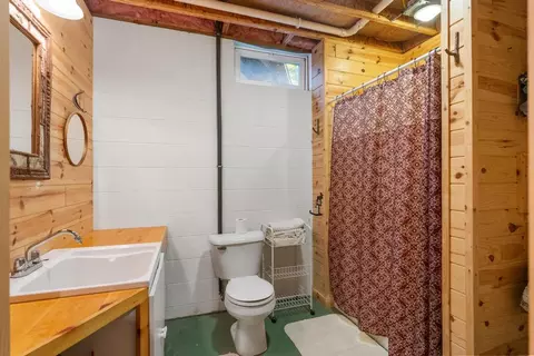 Bath - 6885 Maple River Rd, Brutus, MI 49716 photo 4 of 4