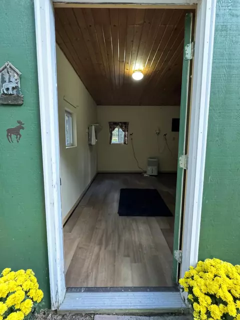 Entry Way - 11770 Cherven Ln, Roscommon, MI 48653 photo 6 of 6
