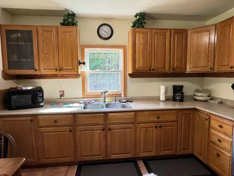 Kitchen - 11770 Cherven Ln, Roscommon, MI 48653 photo 2 of 8