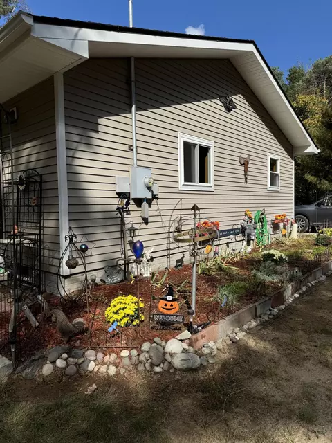 Exterior - 11770 Cherven Ln, Roscommon, MI 48653 photo 8 of 24