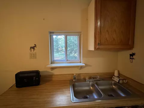 Kitchen - 11770 Cherven Ln, Roscommon, MI 48653 photo 7 of 8