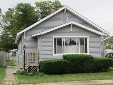 1071 W Friedrich St, Rogers City, MI 49779