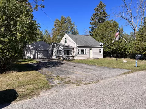 203 Sutherland Street Cheboygan Mi 49721 St, Cheboygan, MI 49721