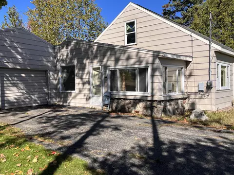 203 Sutherland Street Cheboygan Mi 49721 St, Cheboygan, MI 49721 photo 3