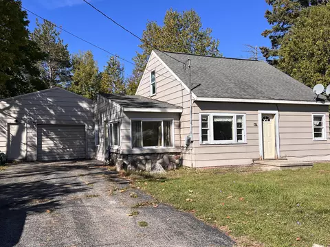 203 Sutherland Street Cheboygan Mi 49721 St, Cheboygan, MI 49721 photo 2