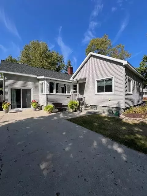 603 S First Avenue Alpena Mi 49707 Ave, Alpena, MI 49707