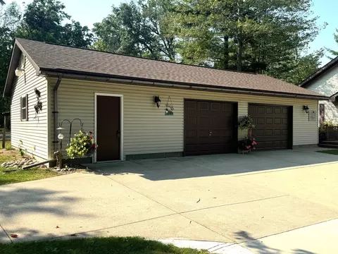 4983 Ruby Dr, Gladwin, MI 48624 photo 3