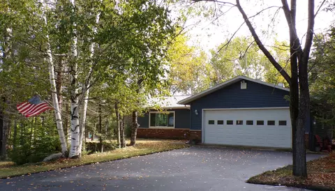 17111 Bay View Dr, Presque Isle, MI 49777