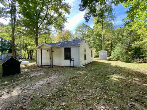 4247 E Townline Lake Rd, Harrison, MI 48625