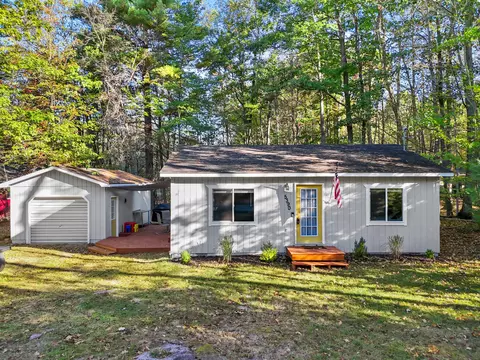 5390 E Higgins Lake Drive Roscommon Mi 48653 Dr, Roscommon, MI 48653