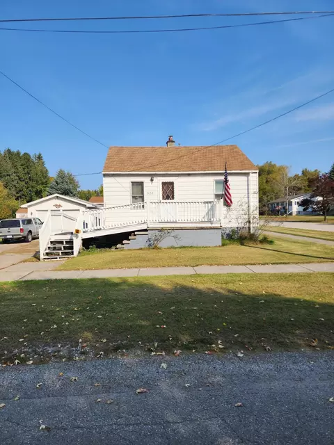528 Bolton St, Alpena, MI 49707