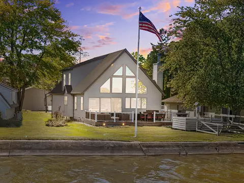 12316 W West Shore Dr, Houghton Lake, MI 48629