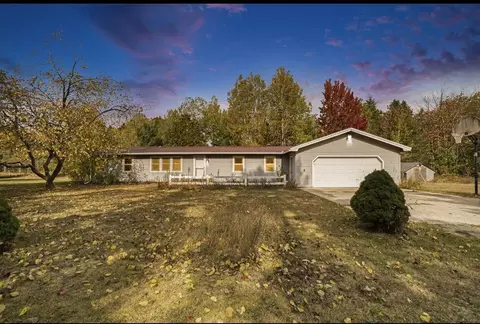 444 Poplar Drive Pellston Mi 49769 Dr, Pellston, MI 49769