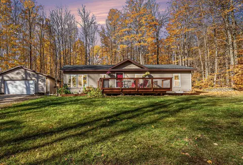 4192 Sugarbush Dr, Gaylord, MI 49735