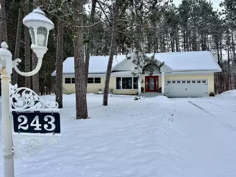 243 N Estates Dr, Gaylord, MI 49735