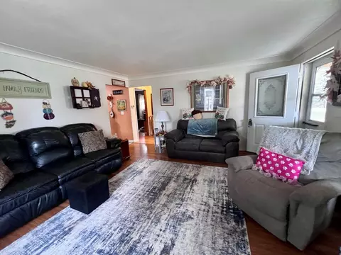 2058 James Ave, Owosso, MI 48867 photo 4