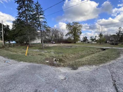 302 George St, Cheboygan, MI 49721