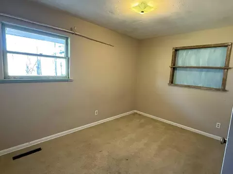 Bedroom - 1535 E Spruce Rd, Spruce, MI 48762 photo 2 of 3