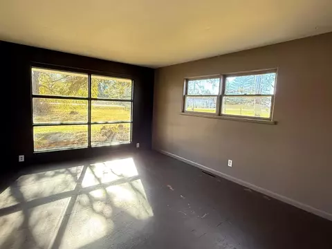 Living - 1535 E Spruce Rd, Spruce, MI 48762 photo 4 of 5