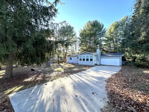 105 Seminole Trail Roscommon Mi 48653 Trl, Roscommon, MI 48653