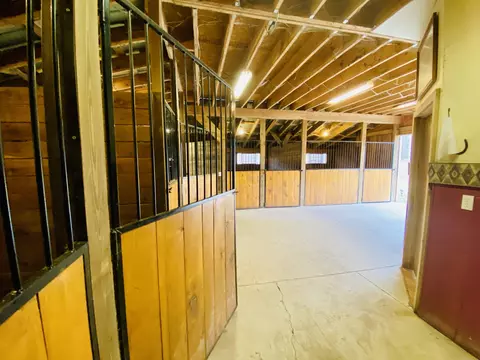 Entry Way - 6671 E Arnold Lake Rd, Harrison, MI 48625 photo 4 of 6