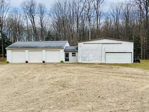 Exterior - 6671 E Arnold Lake Rd, Harrison, MI 48625 photo 15 of 26