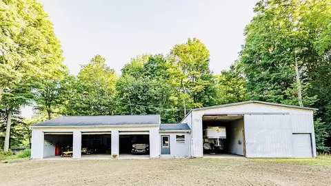 Exterior - 6671 E Arnold Lake Rd, Harrison, MI 48625 photo 2 of 26