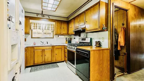 Kitchen - 6671 E Arnold Lake Rd, Harrison, MI 48625 photo 1 of 4