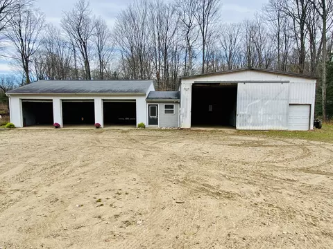 Exterior - 6671 E Arnold Lake Rd, Harrison, MI 48625 photo 16 of 26