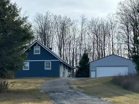 7577 W Strouble Lake Road Naubinway Mi 49762 Rd, Naubinway, MI 49762
