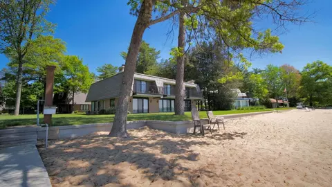 Exterior - 130 Flag Point Dr #2 1, Roscommon, MI 48653 photo 10 of 14